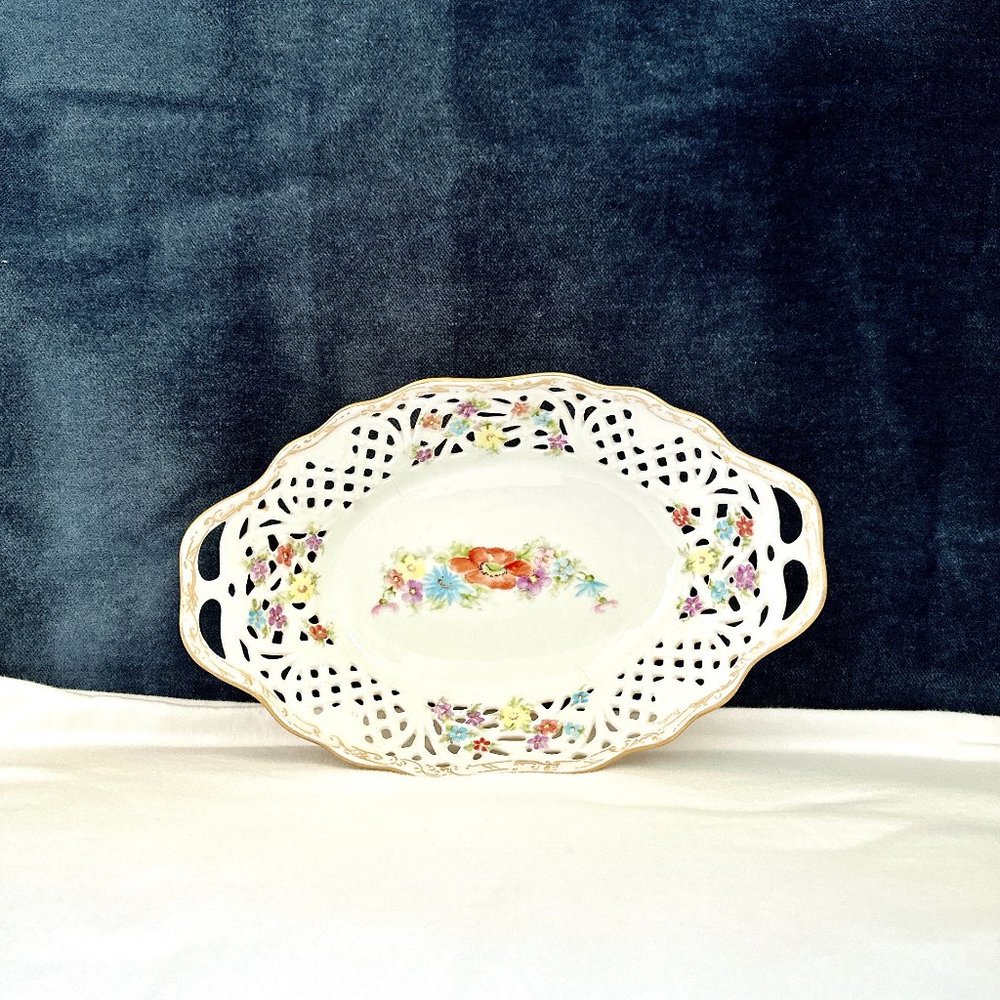 ANTIQUE SCHUMAN BAVARIA DRESDEN OVAL BOWL W HANDLES RETICULATED RIM CIRCA 1920S